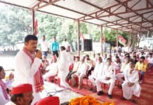 UP: पीडीए जनपंचायत में भाजपा सरकार पर बरसे सपा नेता, बोले- सत्ता में आते ही पीडीए वर्ग को मिलेगा न्याय
