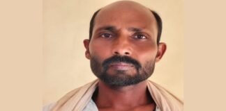 UP: प्रेमी से फोन पर बात करते पकड़ी गई बेटी, गुस्से में मां-बेटी ने कर दी पिता की हत्या, गड्ढे में दफनाया शव