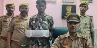 चंदौली: 50 हजार का इनामी आरोपी गिरफ्तार, अवैध तमंचा और कारतूस बरामद