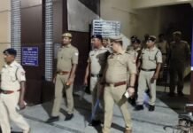 UP: पंडित दीनदयाल उपाध्याय जंक्शन पर शॉर्ट सर्किट से लगी आग, RPF-GRP की तत्परता से टला बड़ा हादसा