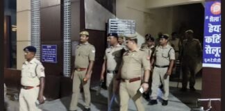 UP: पंडित दीनदयाल उपाध्याय जंक्शन पर शॉर्ट सर्किट से लगी आग, RPF-GRP की तत्परता से टला बड़ा हादसा