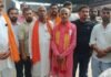 मथुरा में झाड़-फूंक के ठिकाने पर राष्ट्रीय हनुमान दल के कार्यकर्ताओं का हंगामा, पुलिस से कार्रवाई की मांग