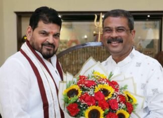 दिल्ली में बृजभूषण शरण सिंह ने धर्मेंद्र प्रधान से की मुलाकात, कई मुद्दों पर हुई अहम चर्चा