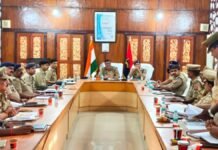 गोंडा: आगामी त्योहारों को लेकर पुलिस ने कसी कमर, डीआईजी ने दिए सतर्कता के निर्देश