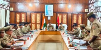 गोंडा: आगामी त्योहारों को लेकर पुलिस ने कसी कमर, डीआईजी ने दिए सतर्कता के निर्देश