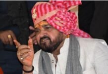 ‘अधिकारियों को समझाकर रखना…’, गोंडा में मिलावटी खाद्य पदार्थों पर बृजभूषण शरण सिंह का सरकार पर निशाना