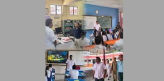 सीतापुर: जवाहर नवोदय विद्यालय में छात्रों का धरना, डीएम ने मौके पर पहुंचकर सुनी समस्याएं