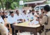 UP: त्योहारों पर माहौल बिगाड़ने वालों की खैर नहीं, शांति कमेटी बैठक में पुलिस ने दी चेतावनी