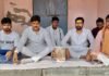 ‘ॐ नरेंद्र मोदी नमः…’, बलिया पोस्टमार्टम हाउस में डीप फ्रीजर खराब, शवों से उठ रही दुर्गंध के बीच लोगों का अनोखा प्रदर्शन