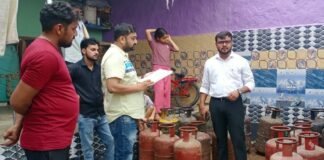 UP: मथुरा में अवैध गैस सिलेंडरों का जखीरा बरामद, घर से मिले 19 सिलेंडर, कार्रवाई की तैयारी