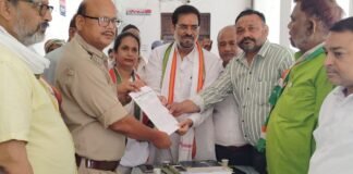 Banda: राष्ट्रगान बजा तो मंच से उतर गए विधानसभा अध्यक्ष, वीडियो वायरल होते ही मचा सियासी बवाल