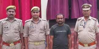 UP: फर्जी आयकर अधिकारी बनकर सर्राफा दुकान में लूट का प्रयास, आरोपी गिरफ्तार