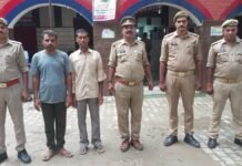 UP: आजमगढ़ में वारंटियों पर पुलिस का शिकंजा, दो आरोपियों को किया गिरफ्तार