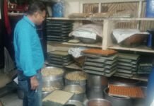 UP: रक्षाबंधन की मिठाई खरीदने से पहले सावधान! खाद्य विभाग का बड़ा एक्शन, 20 किलो डोडा बर्फी और खोया नष्ट