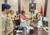 गोण्डा एसपी कार्यालय में रक्षाबंधन की खुशियां, छात्राओं ने एसपी व पुलिसकर्मियों को बांधी राखी