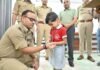 सहारनपुर पुलिस कार्यालय में गूंजी रक्षाबंधन की खुशियां, नन्हीं बहनों ने SSP समेत पुलिसकर्मियों की कलाई पर बांधी राखी