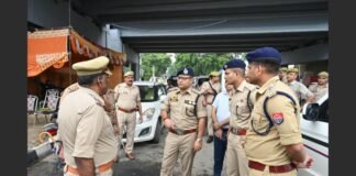 UP : कांवड़ यात्रा को लेकर पुलिस अलर्ट: डीआईजी-एसएसपी ने कांवड़ मार्ग का किया निरीक्षण