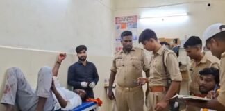 UP: बाबा धाम से लौट रहे श्रद्धालुओं की कार ट्रेलर से टकराई, 3 घायल; एक की हालत गंभीर