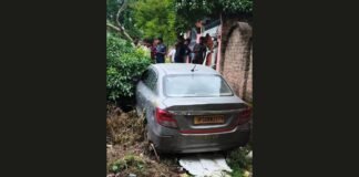 UP: तेज रफ्तार स्विफ्ट डिजायर की टक्कर से दो युवतियों की मौत, चालक फरार