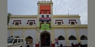 UP: खून से सने हाथ बन रहे आत्मनिर्भर, कैदियों के प्रोडक्ट्स की बाजार में डिमांड, जेल से ही पाल रहे परिवार