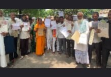 मिर्जापुर में लंबित भूमि विवाद को लेकर ग्रामीणों की गुहार, डीएम से तत्काल सुनवाई और खेती की अनुमति की मांग