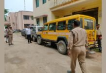 UP: स्कूल बसों पर परिवहन विभाग का शिकंजा, फिटनेस-परमिट व इंश्योरेंस फेल मिलने पर 3 बसें जब्त