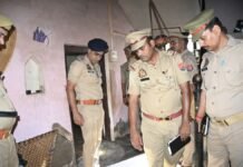 आजमगढ़ में महिला की गला रेतकर हत्या, जांच में जुटी पुलिस