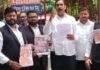 UP: सांसद भवन प्रदर्शन के विरोध में वाराणसी के अधिवक्ता सड़कों पर, पप्पू यादव और राहुल गांधी के खिलाफ कार्रवाई की मांग