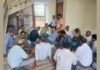 UP: अयोध्या में लेखपाल पर कार्रवाई के विरोध में चंदौली में धरना, निष्पक्ष जांच की मांग