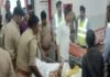 UP: मथुरा में गश्त कर रही पुलिस जीप को तेज रफ्तार ट्रक ने मारी टक्कर, खाई में पलटी जीप; दो सिपाही गंभीर घायल