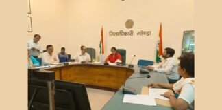 UP: नगर निकायों की योजनाओं में लापरवाही पर डीएम सख्त, ईओ परसपुर को शोकाज नोटिस