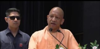 UP: हनुमानगढ़ी में मत्था टेका, बाहर निकलते ही मछली की दावत… रायबरेली में कांग्रेस प्रदेश अध्यक्ष पर बरसे सीएम योगी