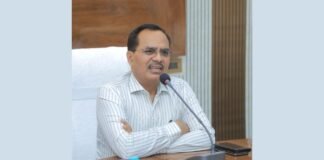UP: अतिवृष्टि की आशंका से इटावा में स्कूल बंद, कक्षा 1 से 12 तक के विद्यार्थियों को आज अवकाश