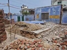 UP: जर्जर विद्यालय पर सियासत या हकीकत? विद्यालय को लेकर AAP ने किया था ट्वीट