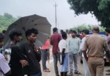 UP: मिर्जापुर में ट्यूबवेल के कमरे में सो रहे दंपति पर गिरी दीवार, पत्नी की दर्दनाक मौत, पति गंभीर घायल