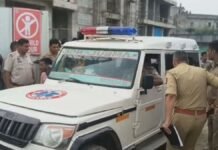 UP: निर्माणाधीन मॉल की शटरिंग ढही, तीन मजदूरों की मौत