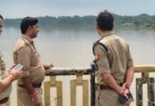 Etawah: इटावा में यमुना नदी में युवती ने लगाई छलांग, दूसरे दिन भी SDRF का सर्च ऑपरेशन जारी