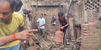 UP: मुरादाबाद में बारिश का कहर, कच्चे मकान की छत भरभराकर गिरी, 6 मासूम बच्चे मलबे में दबकर घायल