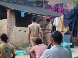 UP: अमेठी में घर के कमरे में फंदे से लटका मिला 28 वर्षीय युवती का शव, मचा हड़कंप