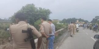 Amethi: अमेठी में युवक ने नैया नाला पुल से लगाई छलांग, जामो-जगदीशपुर पुलिस के साथ एसडीआरएफ तलाश में जुटी