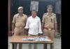 UP: वर्दी पहनी, सीओ बना और ठग लिए 90 हजार! आजमगढ़ में 5वीं पास फर्जी पुलिस अफसर गिरफ्तार