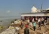 Barabanki: घाघरा की तेज कटान से 1100 साल पुराने बाबा नारायण दास मंदिर पर खतरा, प्रशासन ने शुरू किया बचाव कार्य