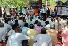 Bijnor में UGC के मुद्दे पर प्रदर्शन, करणी सेना ने राष्ट्रपति-प्रधानमंत्री के नाम सौंपा ज्ञापन