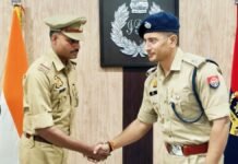 Gonda: मुख्य आरक्षी रविंद्र यादव बने उप निरीक्षक, एसपी अभिषेक ने कंधों पर स्टार लगाकर किया अलंकृत
