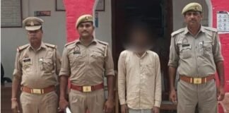 UP: गोण्डा में चार मोबाइल और बाइक चोरी करने वाला आरोपी गिरफ्तार, एक फोन बरामद