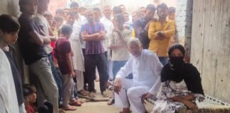 UP के मुजफ्फरनगर में शादी का झांसा देकर दुष्कर्म का आरोप, युवक के घर पहुंची नाबालिग तो हुआ जोरदार हंगामा