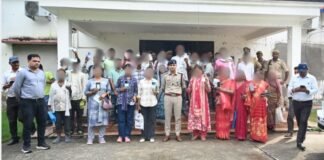 Fatehpur: फतेहपुर पुलिस की बड़ी कामयाबी: 16.5 लाख के 116 गुम मोबाइल बरामद, मालिकों को लौटाए