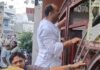 Saharanpur में कांग्रेसियों का कलेक्ट्रेट पर हंगामा, पुलिस से धक्का-मुक्की में जिलाध्यक्ष का फटा कुर्ता