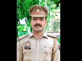 Jaunpur: 25 हजार के इनामी फरार पूर्व थानाध्यक्ष ने कोर्ट में किया सरेंडर, जमानत खारिज होते ही भेजे गए जेल