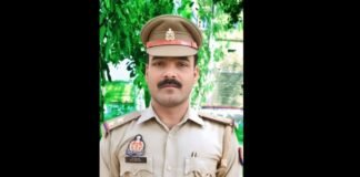 Jaunpur: 25 हजार के इनामी फरार पूर्व थानाध्यक्ष ने कोर्ट में किया सरेंडर, जमानत खारिज होते ही भेजे गए जेल